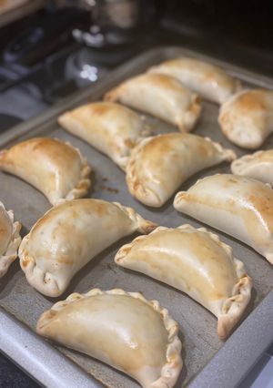 Una foto de 🥟Empanadas jugosas de carne molida 🥟