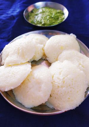 A picture of Sooji idli.
