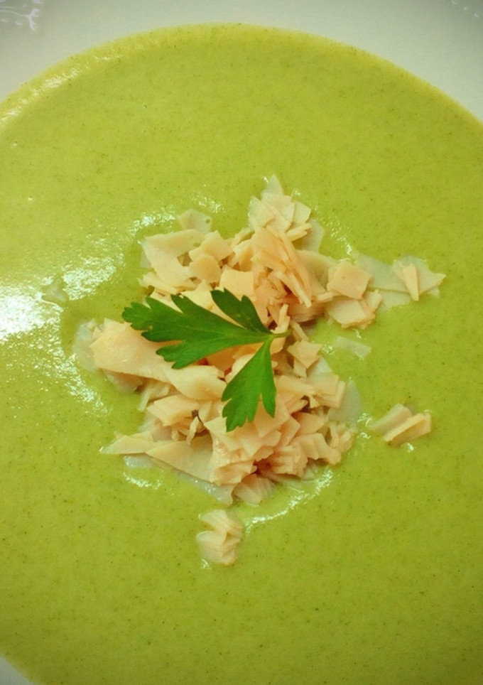 Una foto de Crema de brócoli