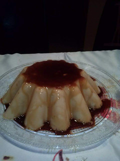 Una foto de Flan de turrón