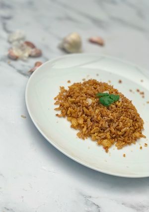 A picture of Garlic Fried (Brown) Rice.