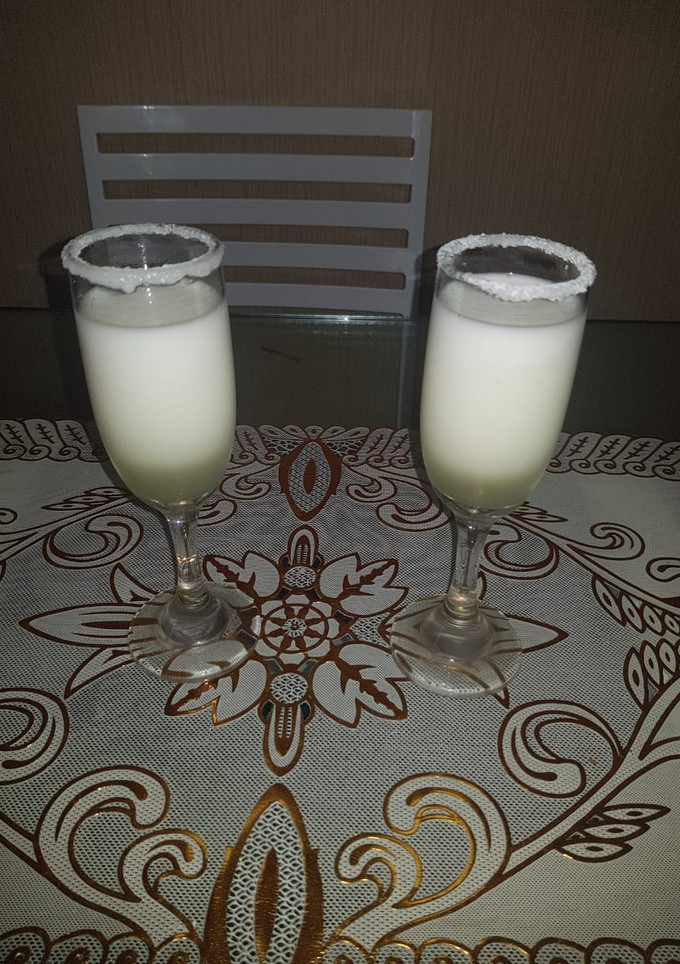 Una foto de Pisco sour con jengibre..🥂