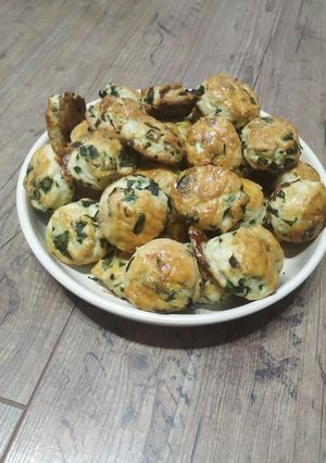 Medvehagymás vajpogácsa recept fotója