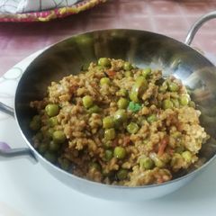 A picture of Matar qeema.