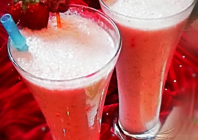 Step-by-Step Guide to Make Award-winning Strawberry Smoothie