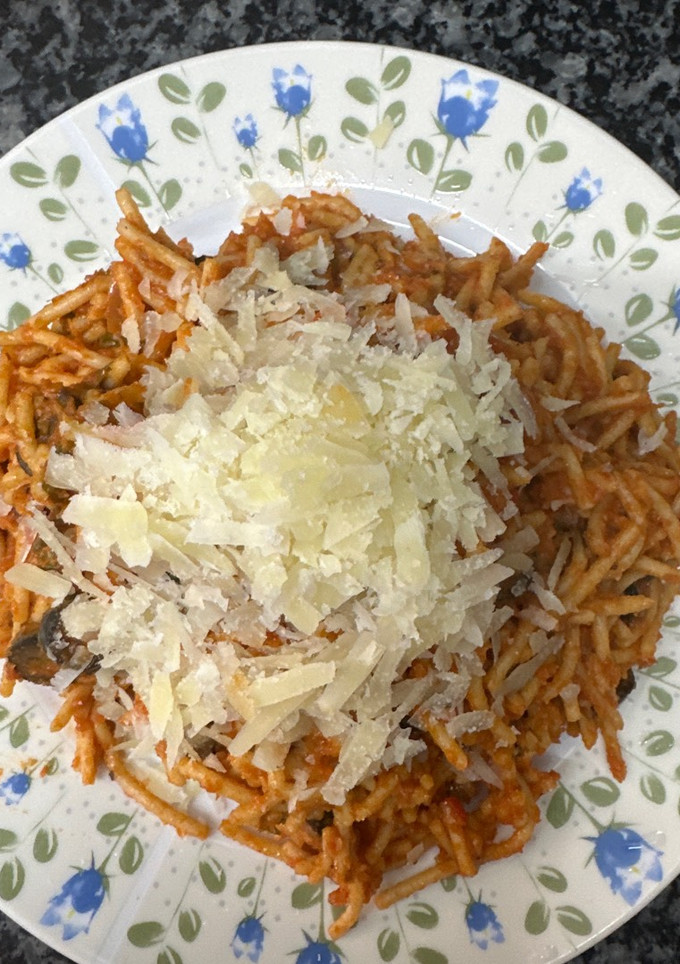 Una foto de 583. Espaguetis integrales a la puttanesca (principal pasta)