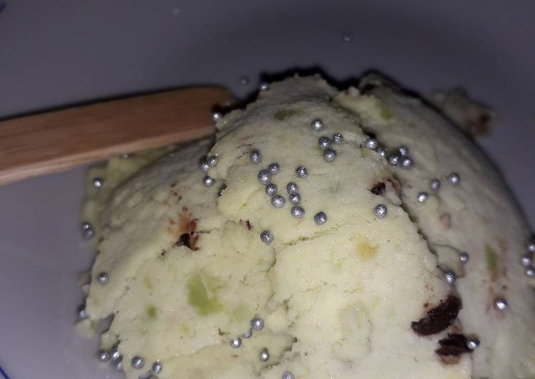 Cara Gampang Menyiapkan Avocado Ice Cream KW with Chococips, Menggugah Selera