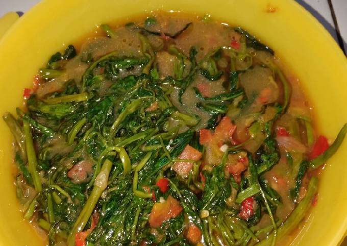 Langkah Mudah untuk Menyiapkan Tumis Kangkung Sambal Terasi, Sempurna