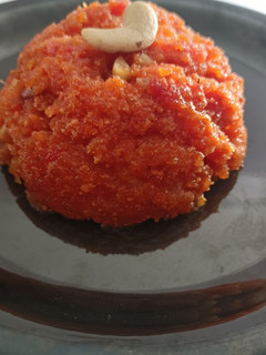 ગાજરનો હલવો (Gajar Halwa Recipe In Gujarati) રેસીપી મુખ્ય ફોટો