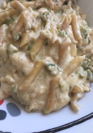 Una foto de Pasta cremosa con espárragos trigueros