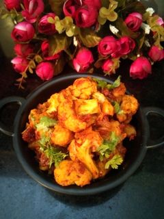 फूलगोभी की ड्राई सब्जी (Phulgobhi ki dry sabzi recipe in hindi) रेसिपी मुख्य फोटो