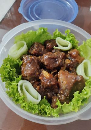 Hình của món Sườn kho nước dừa.