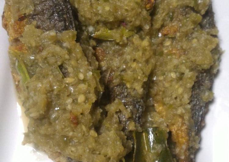 Resep Ikan Kembung Cabe Ijo oleh veronica desy - Cookpad