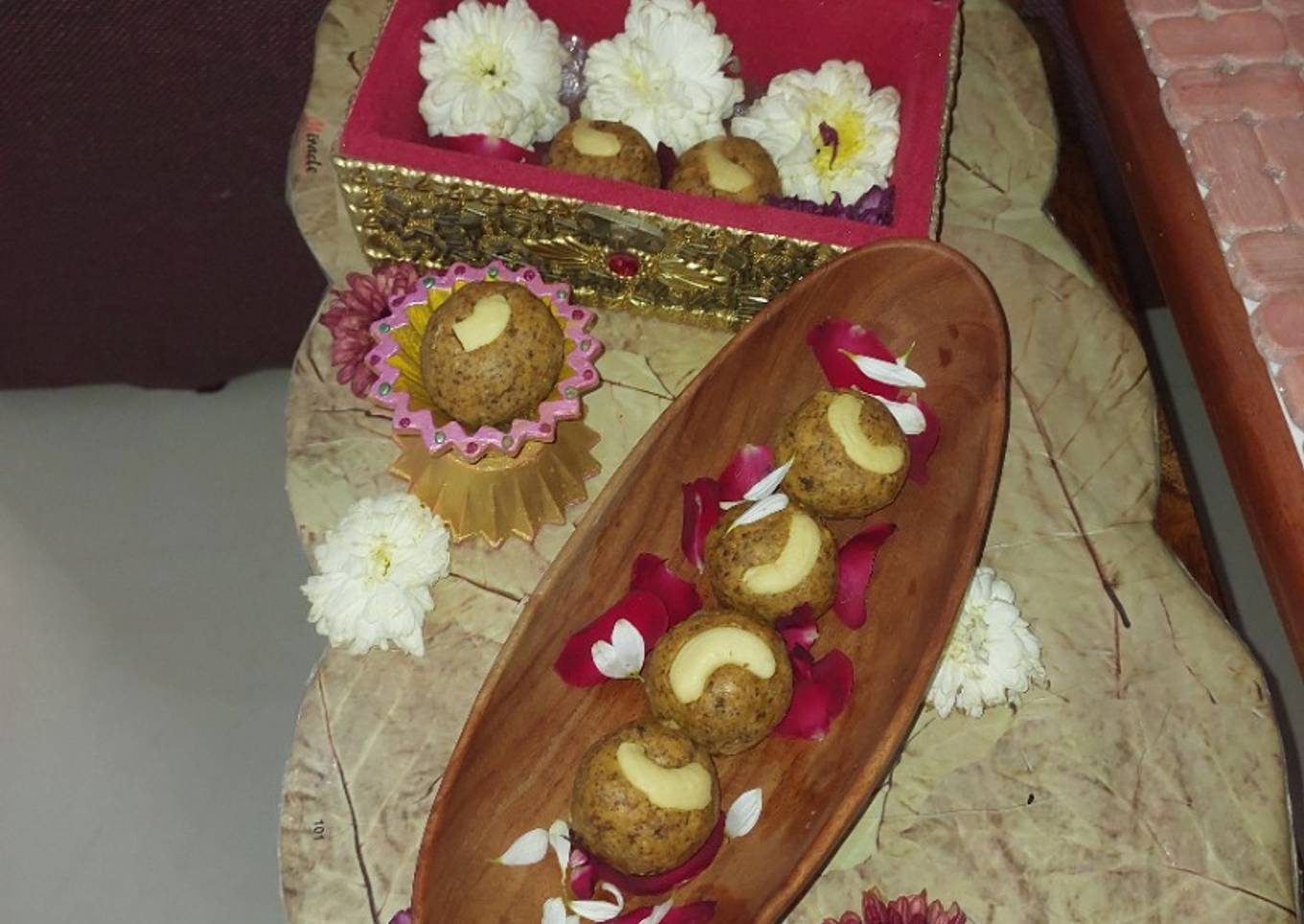 Besan jaggery ladoo