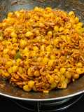 Wok de pasta corta con carne picada sabor chorizo