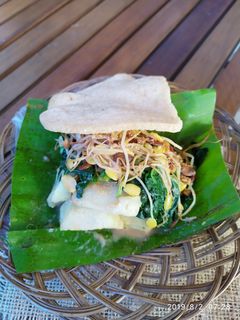 Foto resep Lontong pecel kecambah lamtoro