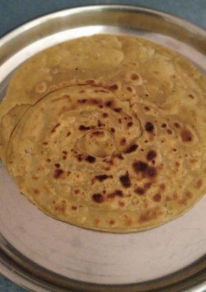લચ્છા પરાઠા (Lachchha Paratha recipe in Gujarati) રેસીપી મુખ્ય ફોટો