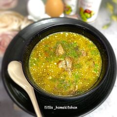 A picture of Chicken Lemon Coriander Soup.