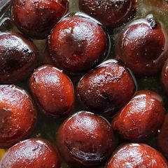 A picture of Kala Jamun.