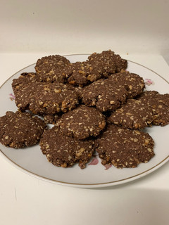A picture of Oatmeal and Walnut Cocoa Cookies.