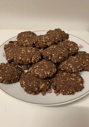 A picture of Oatmeal and Walnut Cocoa Cookies.