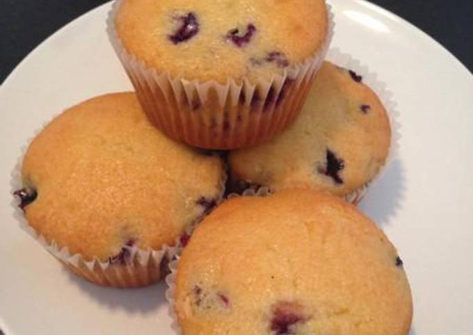 κύρια φωτογραφία συνταγής Σπιτικά muffins με μούρα (Blueberries)