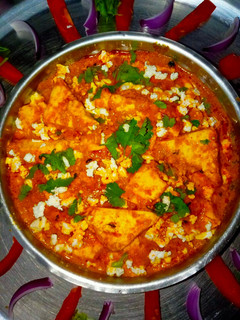 शाही पनीर (shahi paneer recipe in Hindi) रेसिपी मुख्य फोटो