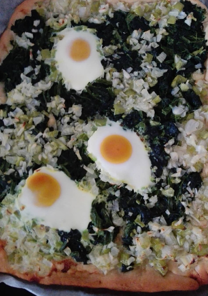 Una foto de Pizza con verdura y huevo (Thermomix)
