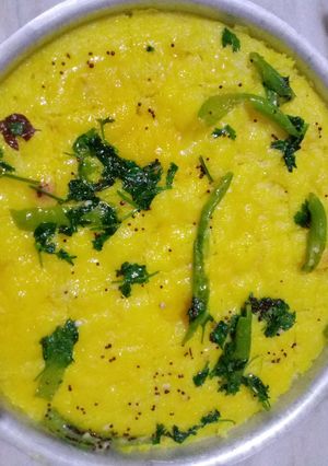 सूजी का खमण ढोकला (suji ka khaman dhokla recipe in Hindi) रेसिपी मुख्य फोटो