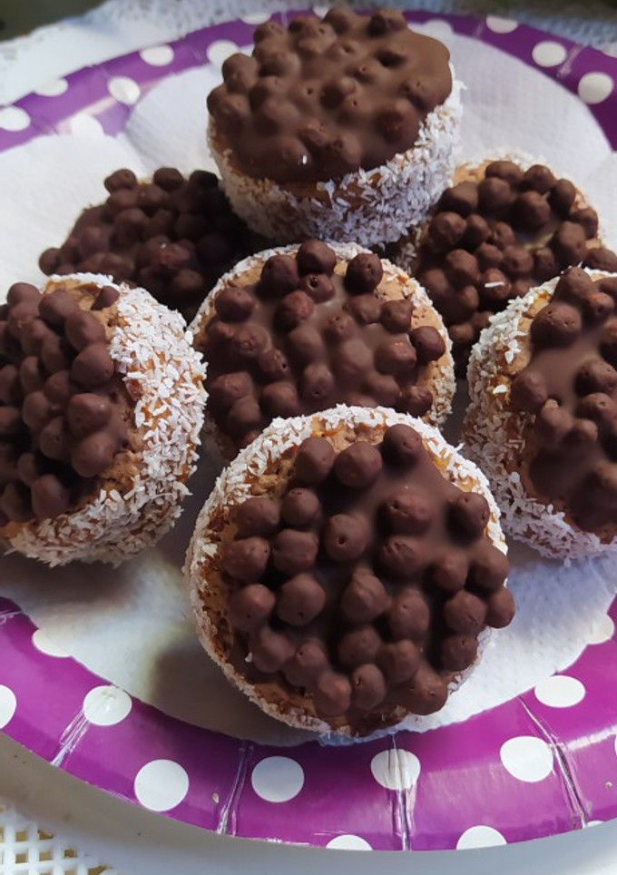 Una foto de Alfajores De Maizena Chocolate Y Quinoa