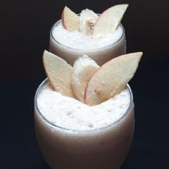 A picture of Banana Apple Ice Cream Shake.