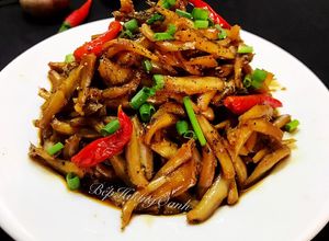 Hình của món Cá Cơm Kho Tiêu.