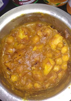 A picture of Chana masala.