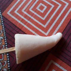 A picture of Malai kulfi.