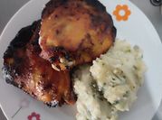Una foto de adobo para pollo con mostaza