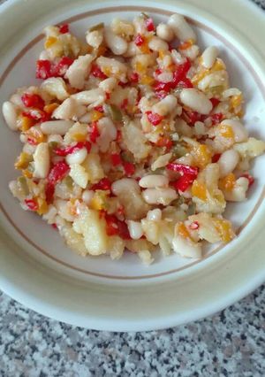 Foto principal de Ensalada de judías blancas con pimientos