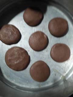 நெய் சாக்கோ பிஸ்கட் (nei choco biscuit recipe in Tamil) செய்முறை முக்கிய புகைப்படம்