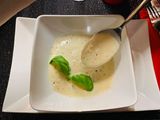 Bazsalikomos chilis lazackrémleves