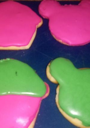Una foto de Galletitas Dulces súper fácil decoradas con Glasé
