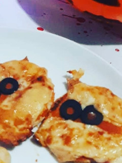 Una foto de Mini pizzas momias