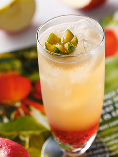 【家樂福廚房】創意茶譜》金蘋果茉莉冰茶 的食譜成品照片