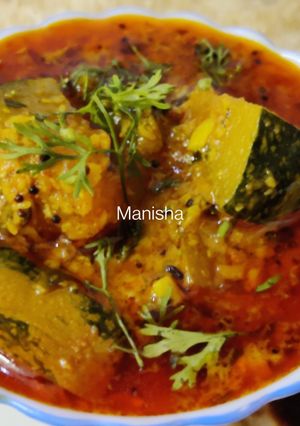 A picture of Hot & Sour Pumpkin Curry.