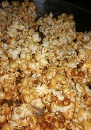 صورة لوصفة فشار بالكراميل 🍿