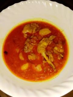 আলু দিয়ে চিকেনের ঝোল(Aloo diye chickener jhol recipe in Bengali) রেসিপির প্রধান ছবি