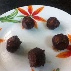 A picture of Peanut Butter Bites.