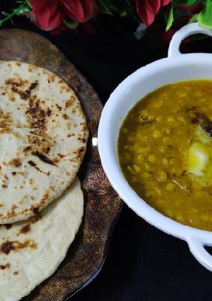 पंजाबी दाल तड़का और नान (punjabi dal tadka aur naan recipe in Hindi) रेसिपी मुख्य फोटो