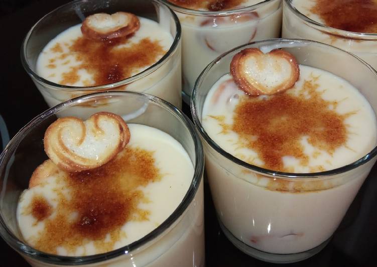 Crema catalana con galletas