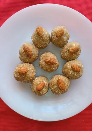 A picture of Poha Coconut Ladoo.