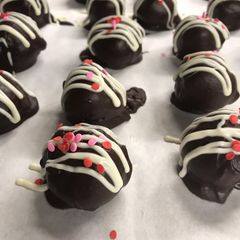A picture of Strawberry Brownie Truffles.