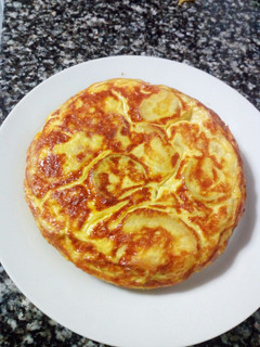 Una foto de Tortilla de patata y calabacín